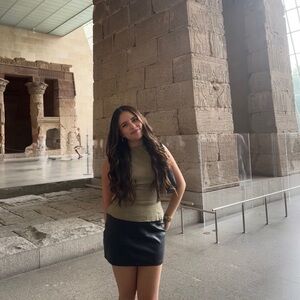 Meet your Posher, Camila